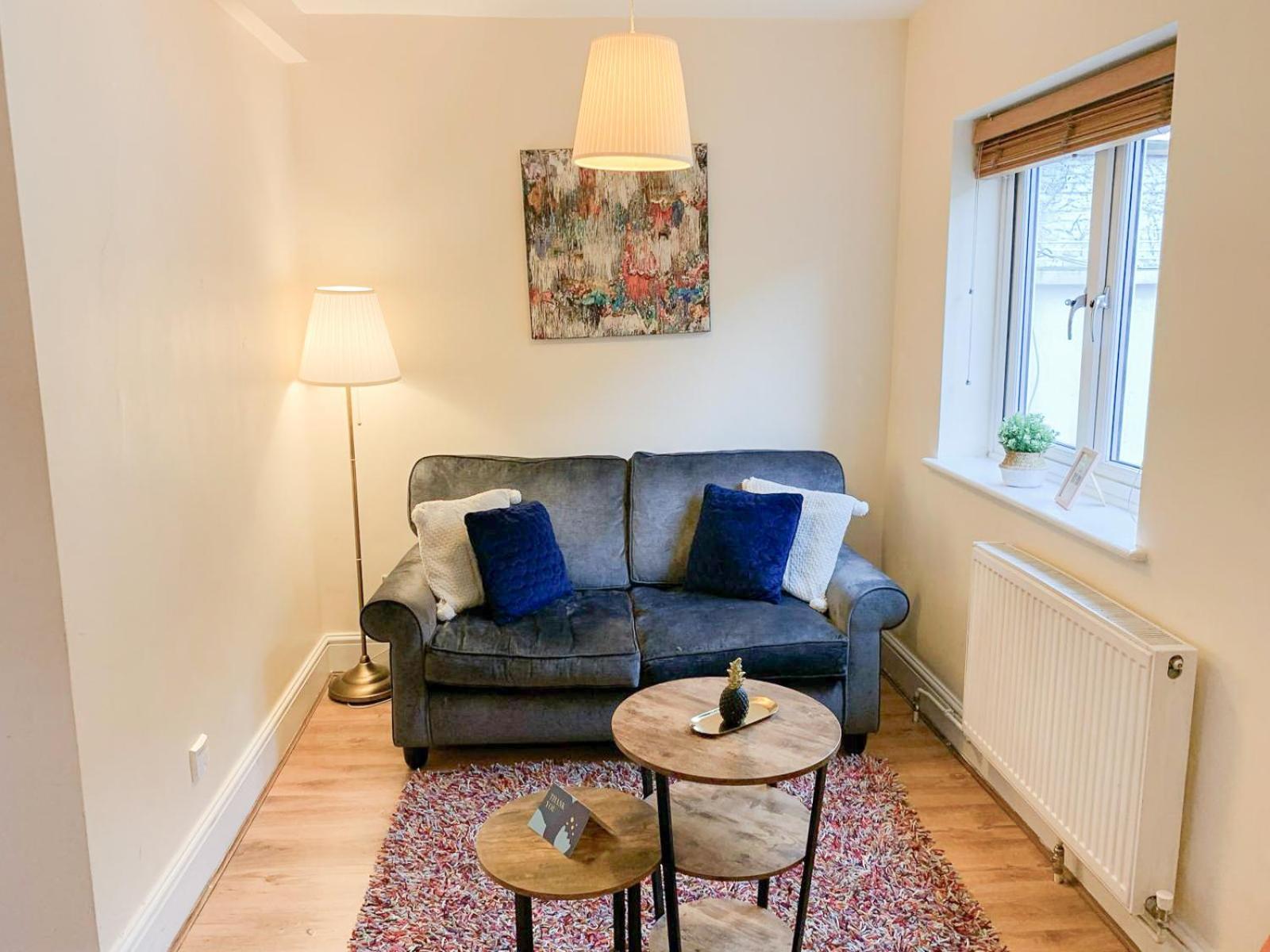 Lovely 1 Bedroom Flat In West Kensington London, Shepherd's Bush Londra
