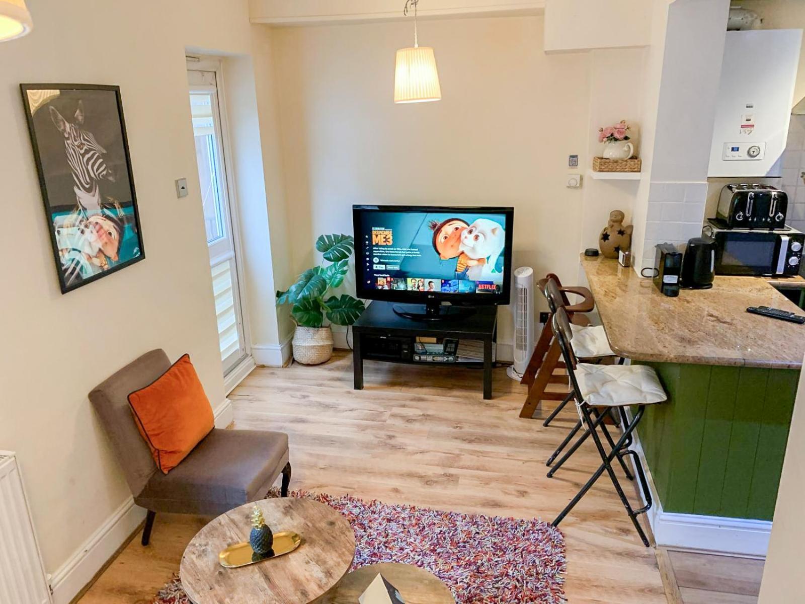 Lovely 1 Bedroom Flat In West Kensington London, Shepherd's Bush Appartamento