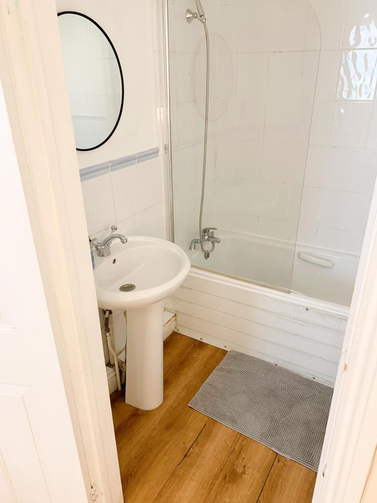 Lovely 1 Bedroom Flat In West Kensington London, Shepherd's Bush Appartamento *