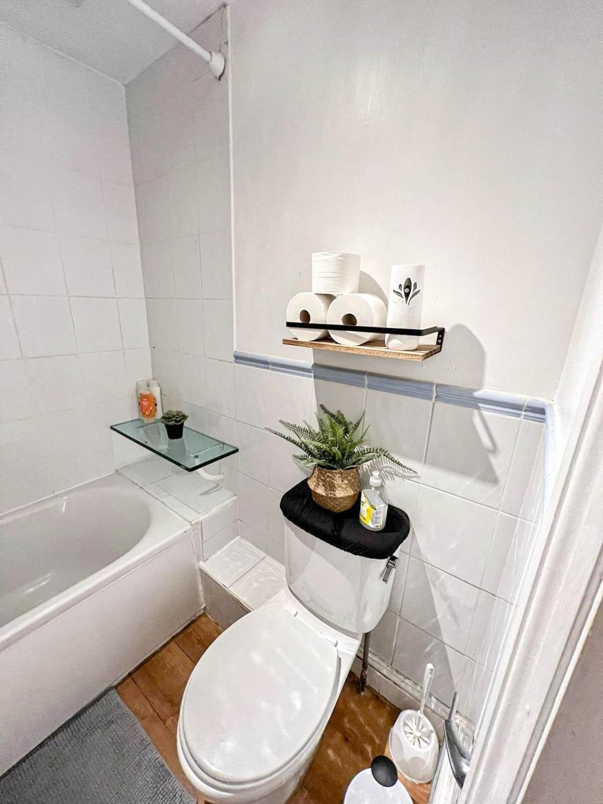 Lovely 1 Bedroom Flat In West Kensington London, Shepherd's Bush * London