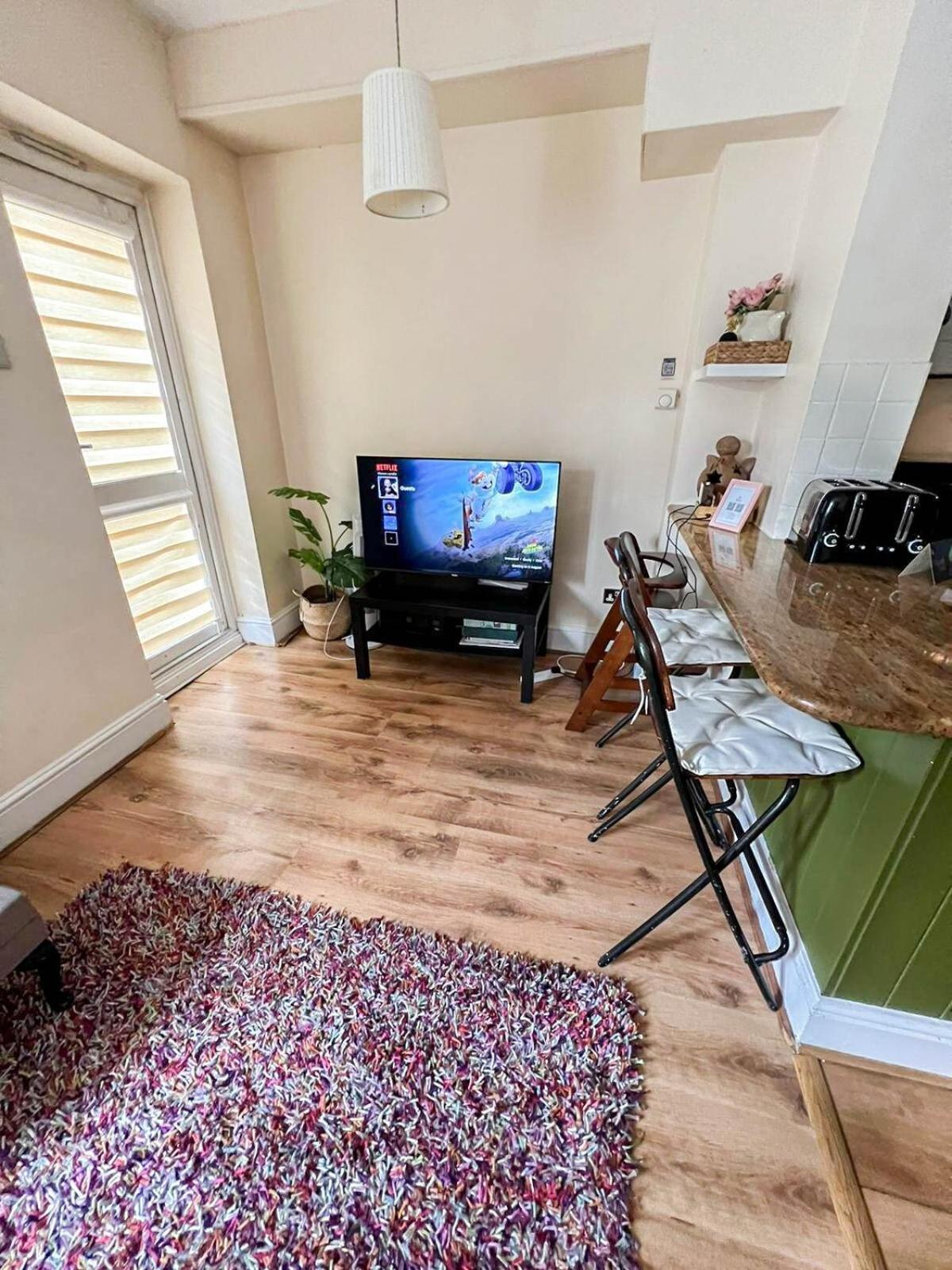 Apartment Lovely 1 Bedroom Flat In West Kensington London, Shepherd's Bush *