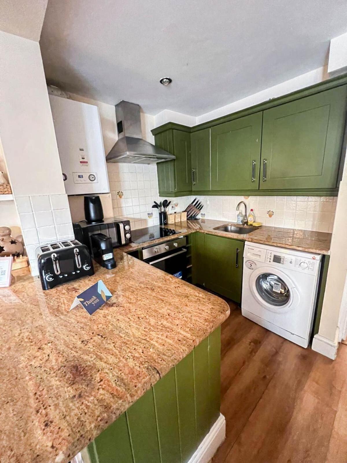 Lovely 1 Bedroom Flat In West Kensington London, Shepherd's Bush * London