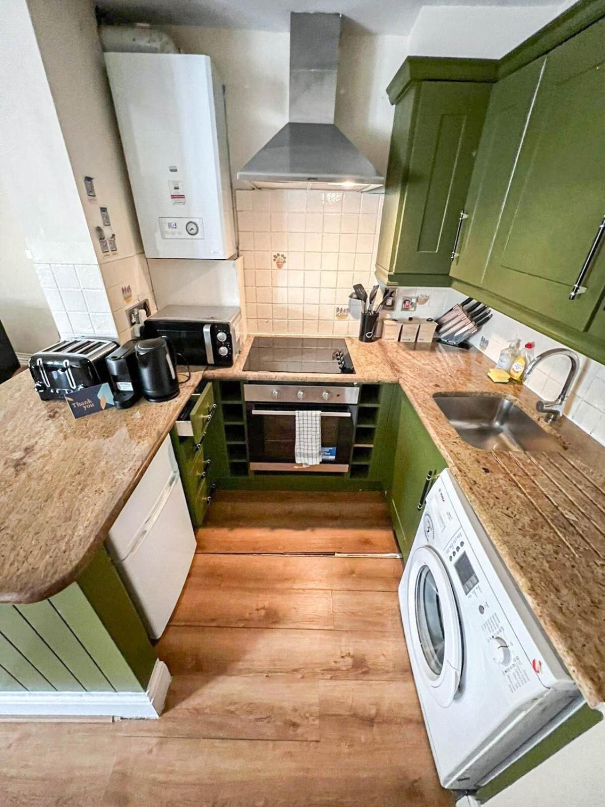 Lovely 1 Bedroom Flat In West Kensington London, Shepherd's Bush * London